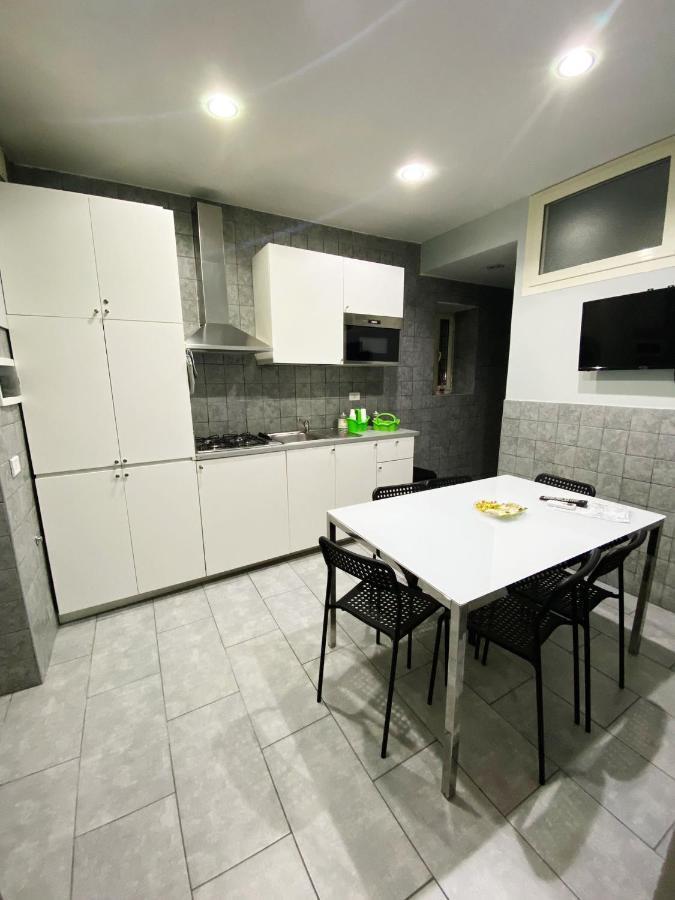 Apartamento La Dimora Aragonese Nápoles Exterior foto