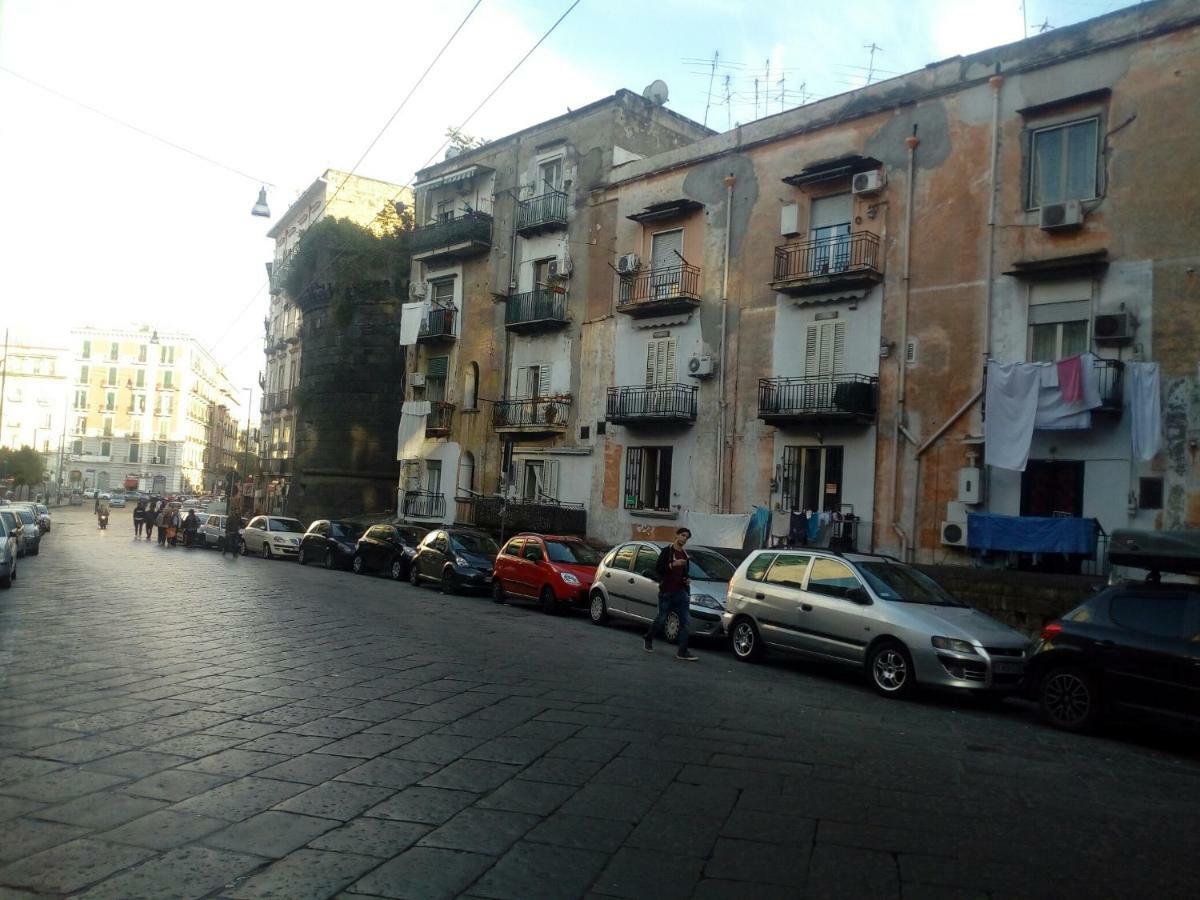 Apartamento La Dimora Aragonese Nápoles Exterior foto